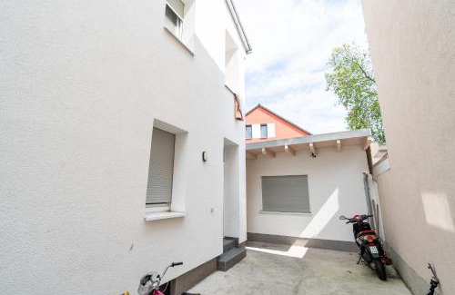 Ludwigshafen-Friesenheim Apartment | Monteurwohnungen direkt an der BASF Tor 5