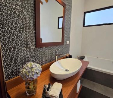 Quebrada Grande House | Monteverde Casa Mia, near main attractions and town!
