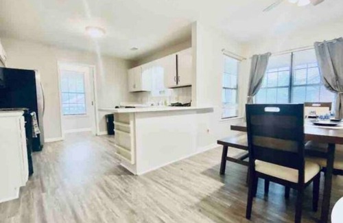 Gunter Afs House | Montgomery Hidden Haven W/Pool Wi-Fi Roku TVs Great Neighborhood