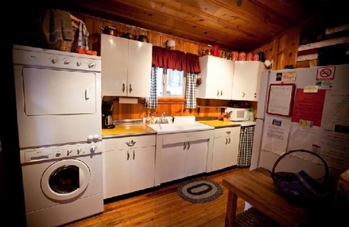 Greer Cabin | Montgomery's Cozy Forest Retreat