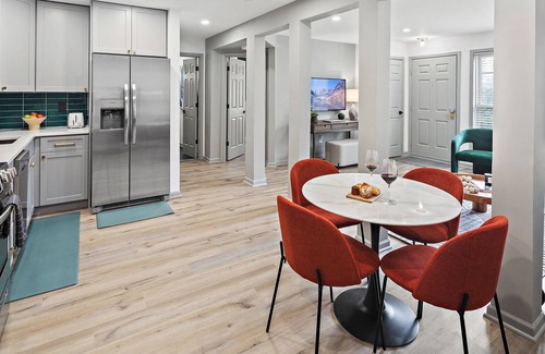 North Bethesda Condo | Month to Month Upscale 1bed/1bath Living