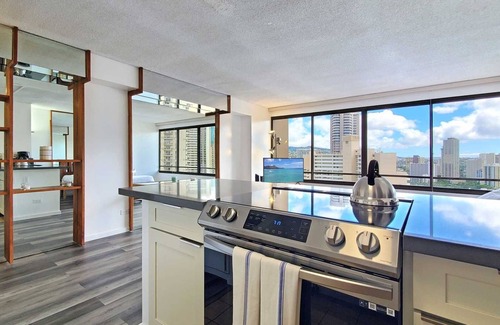 Waikiki Apartment | Monthly Discovery Bay 2515 Studio City/Waikiki/Mountain Views Queen Bed