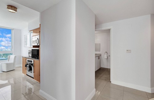 Seybold Condo | Monthly Rental! Corner Unit @Akoya. NEW 2025 Pool & right on Beach! Amenities+