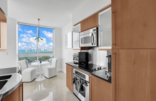 Seybold Condo | Monthly Rental! Corner Unit @Akoya. NEW 2025 Pool & right on Beach! Amenities+