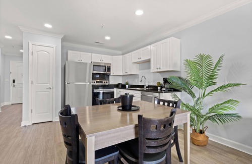 Myrtle Beach Condo | MONTHLY RENTAL - Gorgeous 2 Bedroom Oceanview Condo + Access to Amenities