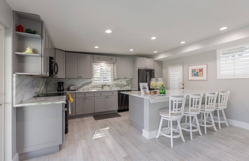 Lauderdale-by-the-Sea House | MONTHLY SPECIALS! ! WALK TO BEACH ! POOL