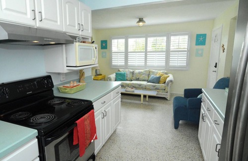 Roberta Heights In Oakdale Park House | Monthly specials!The Dolphin House! Pool home close to the beach & Pets Welcome