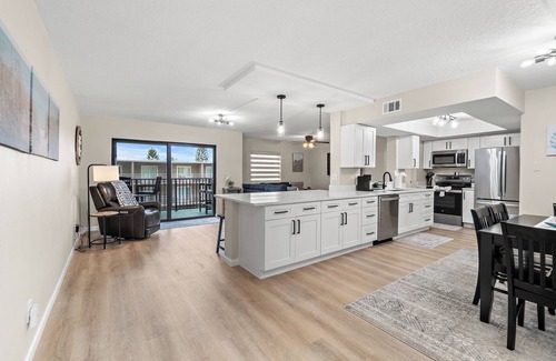 Cocoa Beach Condo | Monthly Stay, Renovated, Pool, Oceanview, 3 bed