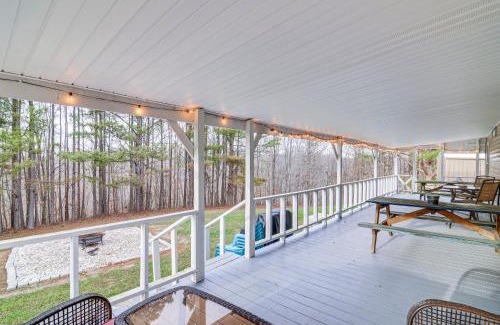 Monticello House | Monticello Home with Deck and Fire Pit Less Than 1 Mi to Water