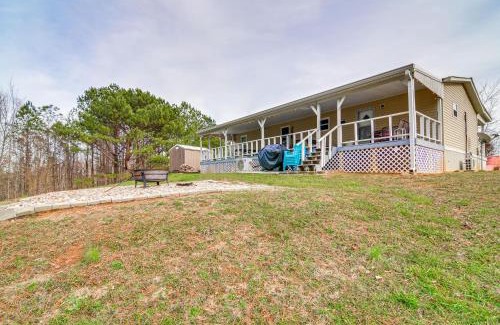 Monticello House | Monticello Home with Deck and Fire Pit Less Than 1 Mi to Water