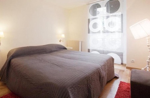 Montmartre Apartment | Montmartre abbesses Sacre-Coeur