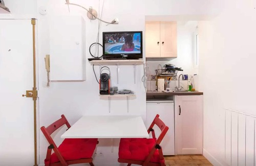 Montmartre Apartment | Montmartre: Cosy and romantic studio 2 steps from Sacré Coeur