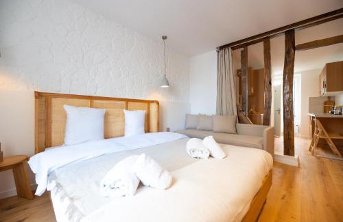 Montmartre Apartment | Montmartre lovers