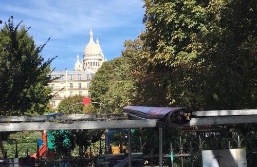 Quartier de Rochechouart Apartment | Montmartre Rochechouart - 1 Bed Apt Sleeps 2