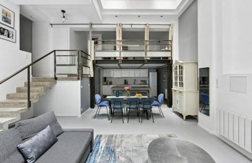 Clignancourt Apartment | Montmartre Theater Loft