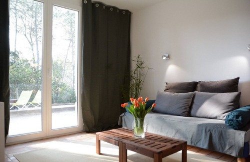 Saint-Clement-de-Riviere Apartment | Montpellier North, 2 charming rooms in the pinewood