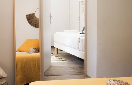 Meounes-les-Montrieux Hotel | Montrieux le Hameau