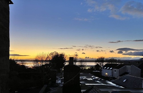 Montrose Apartment | Montrose 2BR Flat. Golf Hike castling or work.