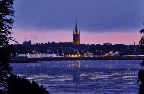 Montrose Apartment | Montrose 2BR Flat. Golf Hike castling or work.