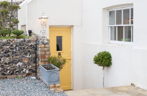 Broadstairs Apartment | Montrose Apartment by the sea