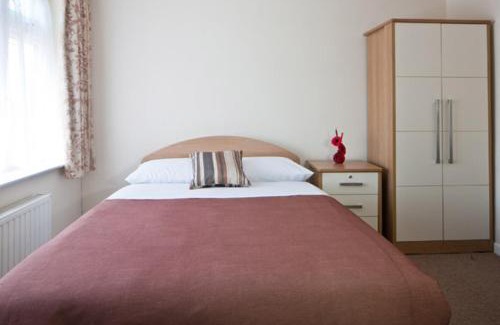 Havering Bed & Breakfast | Montrose Guest House