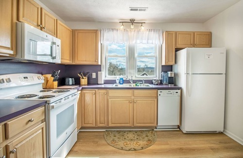 Fishersville House | Montrose Vintage Loft at Fishersville