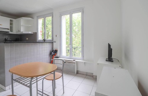 Montrouge Apartment | Montrouge 1 Bedroom Flat 30m2 - (2 pièces)