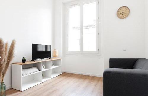 Carcassonne Apartment | MontSéjour - Logement Climatisé Netflix, Mezzanine