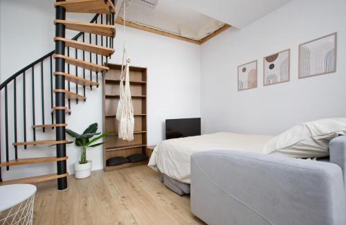 Tarbes Apartment | Montsejour - T2 climatisé avec filet et fauteuil suspendu