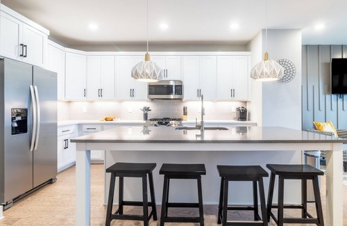 Talbot's Corner House | Monty by AvantStay | 4BDR 4BA, Balcony w/Outdoor Seating, 5mins to DT