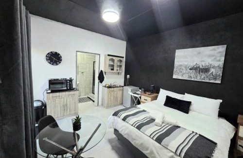 Kimberley Apartment | Moo Manor Flat 1