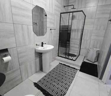 Kimberley Apartment | Moo Manor Flat 1