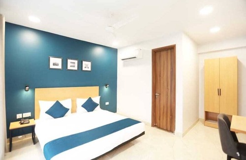 Old Gurgaon Hotel | Moody moon blue