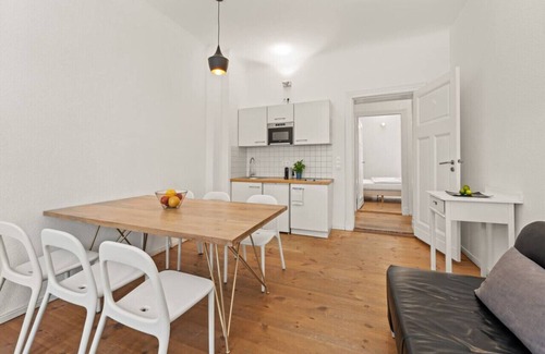 Friedrichshain Apartment | Mooeve 11 apartment in Berlin