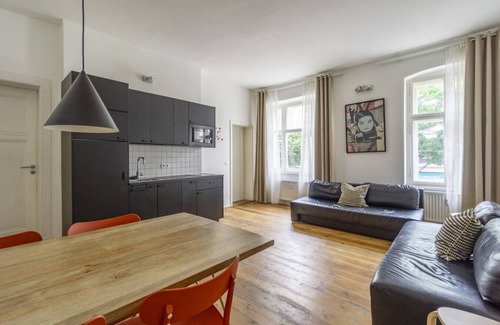 Friedrichshain Apartment | Mooeve 18 apartment in Berlin