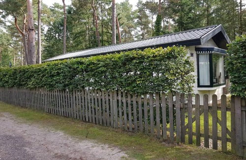 Doornspijk Apartment | Mooi chalet met grote tuin op een 4 sterren park.