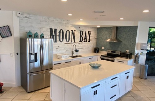 Largo Sound Village Condo | Moon Bay Condo with Boat Slip Available summer 2025