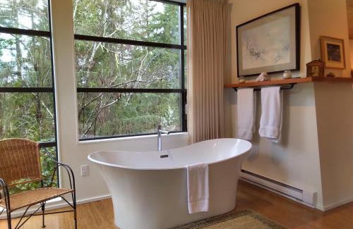 Madeira Park House | Moon Dance Perch