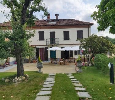 Mongardino House | Moon Garden