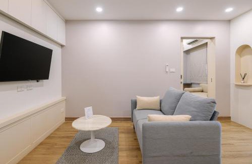 Bang Na Apartment | Moon House BKK Room 3B