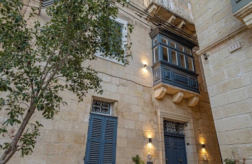 Bouvet Island House | Moon Malta Boutique Stay with Rooftop Pool Sea Views of Valletta, Grand Harbour