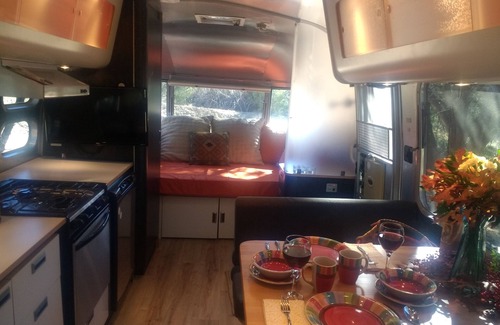 Leander House | "Moonbeam " the Airstream on Round Mountain Ranch