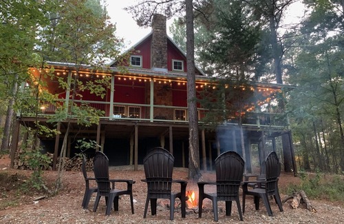 Broken Bow Cabin | Moondance Lodge: Beautiful Cabin Surrounded by Towering Pines w/Huge Deck!