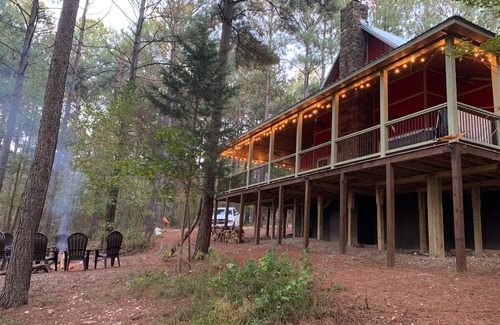 Broken Bow Cabin | Moondance Lodge: Beautiful Cabin Surrounded by Towering Pines w/Huge Deck!