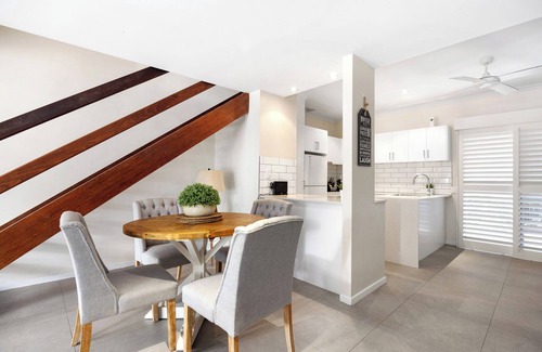 Noosa Heads Apartment | Moondarah: Pet-Friendly Escape