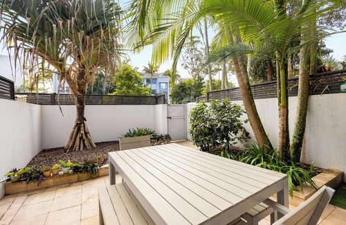 Noosa Heads Apartment | Moondarah: Pet-Friendly Escape