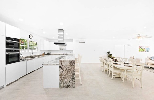 Sunset Crest House | Moonflower Villa: Luxe Oasis in Sunset Crest, Holetown