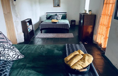 Northampton Bed & Breakfast | Mooniemia Farmhouse Bed and Breakfast