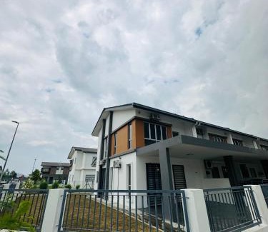 Ijok House | Moonlight Homestay