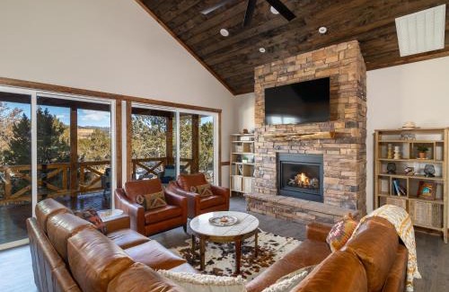 Orderville House | Moonlight Lodge, luxury home, Zion and Bryce